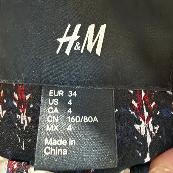 H&M Black & Burgundy Abstract Print Moto-Style Open Front Jacket, Size 4 - Picture 7 of 8